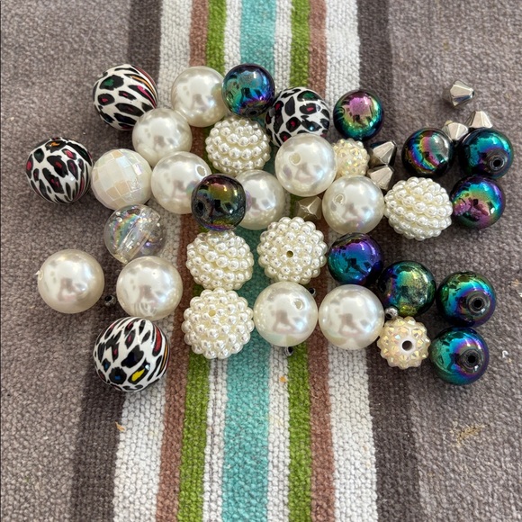 Assorted Bead Collection - Picture 2 of 2